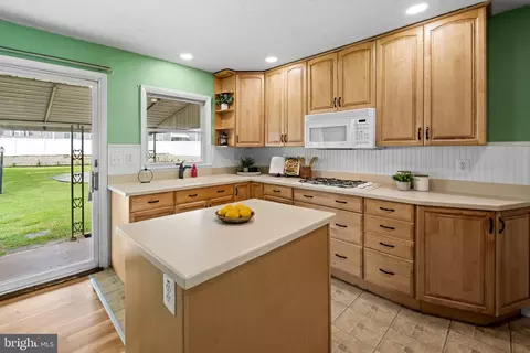 Kitchen - 100 Mountain Rd, Fallston, MD 21047 photo 3 of 5