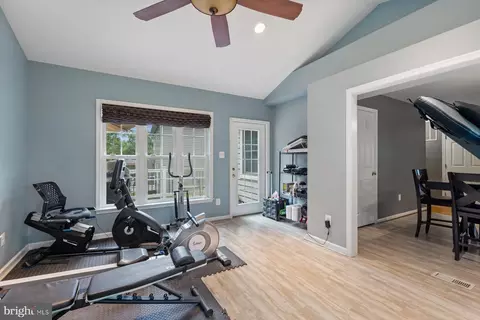 Entry Way - 1019 Mariner Rd, Joppa, MD 21085 photo 3 of 3