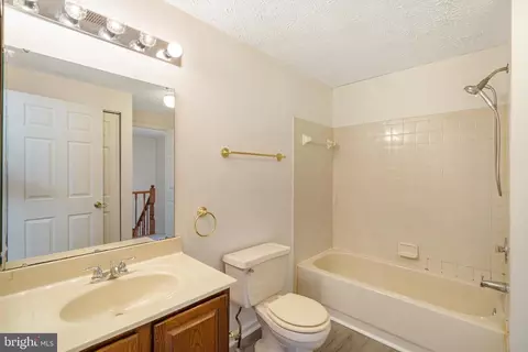 Entry Way - 3322 Racoon Ct, Abingdon, MD 21009 photo 3 of 3