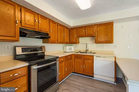Kitchen - 3322 Racoon Ct, Abingdon, MD 21009 photo 2 of 4