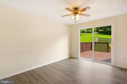Living - 3322 Racoon Ct, Abingdon, MD 21009 photo 6 of 9