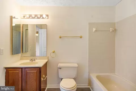Bath - 3322 Racoon Ct, Abingdon, MD 21009 photo 2 of 3