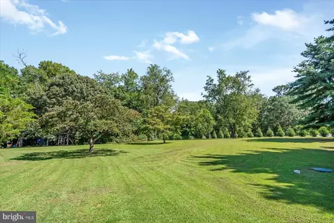 Exterior - 196 Brittany Dr, Joppa, MD 21085 photo 2 of 2
