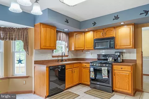 Kitchen - 332 Ponfield Rd E, Forest Hill, MD 21050 photo 2 of 3