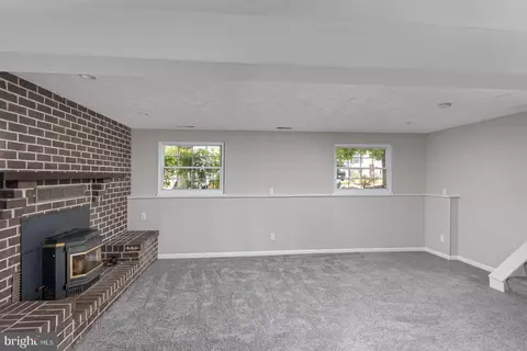 Living - 737 Shore Dr, Joppa, MD 21085 photo 4 of 4