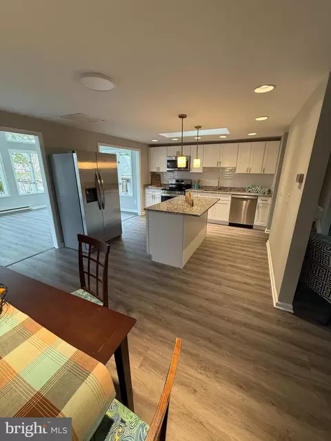 Kitchen - 737 Shore Dr, Joppa, MD 21085 photo 10 of 11