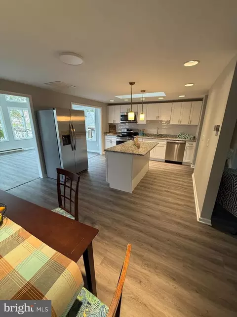 Kitchen - 737 Shore Dr, Joppa, MD 21085 photo 5 of 11