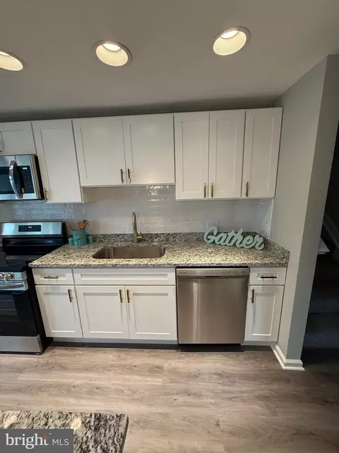 Kitchen - 737 Shore Dr, Joppa, MD 21085 photo 9 of 11