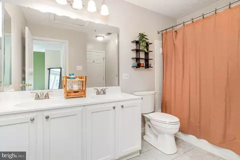 Bath - 425 Greentree Cir, Abingdon, MD 21009 photo 2 of 3