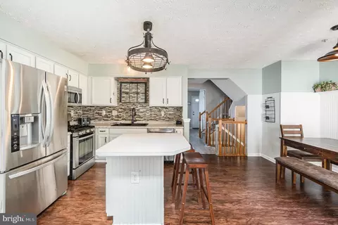 Kitchen - 425 Greentree Cir, Abingdon, MD 21009 photo 3 of 4