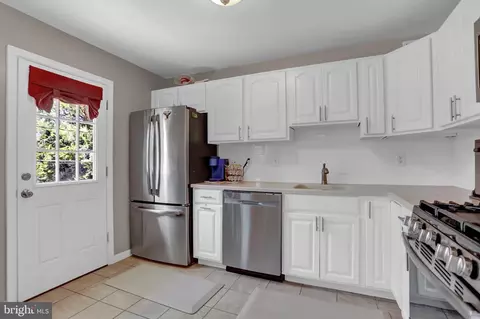Kitchen - 2029 Cherry Ct, Edgewood, MD 21040 photo 2 of 2