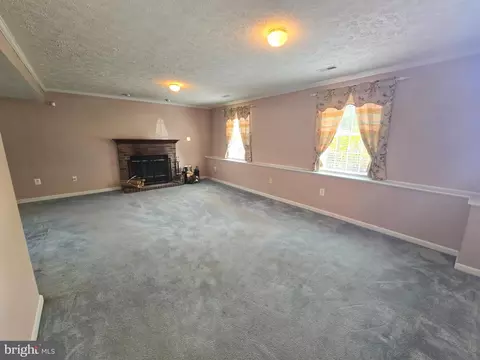 Living - 702 Jonathan Dr, Joppa, MD 21085 photo 7 of 7