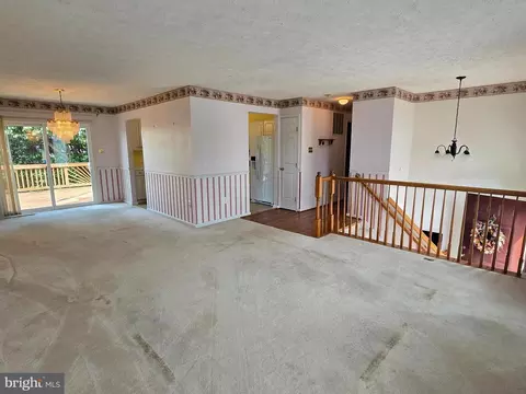 Living - 702 Jonathan Dr, Joppa, MD 21085 photo 4 of 7