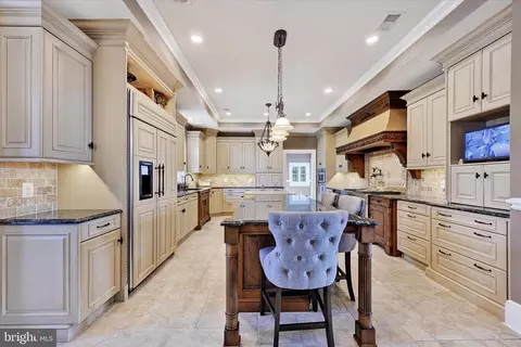 Kitchen - 2258 Baldwin Mill Rd, Fallston, MD 21047 photo 6 of 7