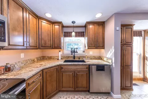 Kitchen - 2955 Margate Ct, Abingdon, MD 21009 photo 4 of 5