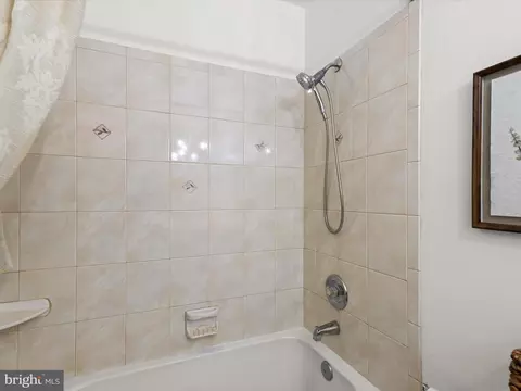 Bath - 2123 Round Hill Rd, Fallston, MD 21047 photo 5 of 5