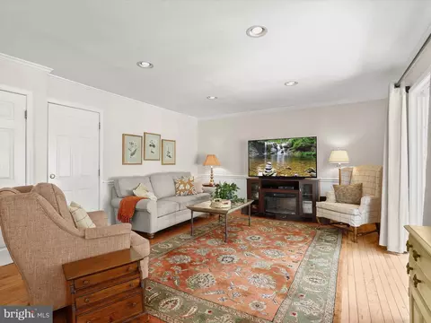 Living - 2123 Round Hill Rd, Fallston, MD 21047 photo 6 of 7