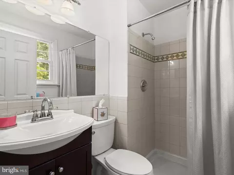 Bath - 2123 Round Hill Rd, Fallston, MD 21047 photo 2 of 5