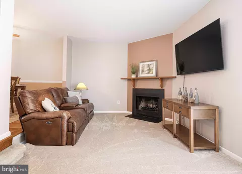 Living - 3209 Stone Eagle Ct, Abingdon, MD 21009 photo 2 of 4