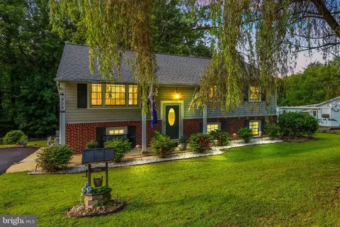 828 Lynn Lee Dr, Aberdeen, MD 21001