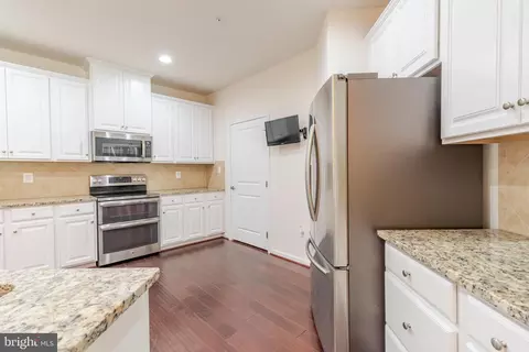 Kitchen - 371 Tufton Cir, Fallston, MD 21047 photo 2 of 4