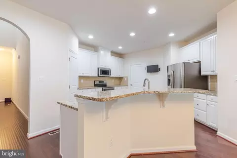 Entry Way - 371 Tufton Cir, Fallston, MD 21047 photo 4 of 15