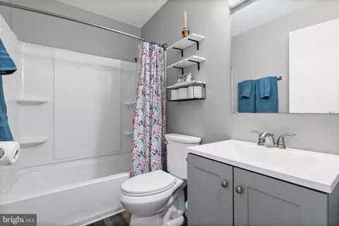 Bath - 1908 Bellflower Ct, Edgewood, MD 21040 photo 3 of 3