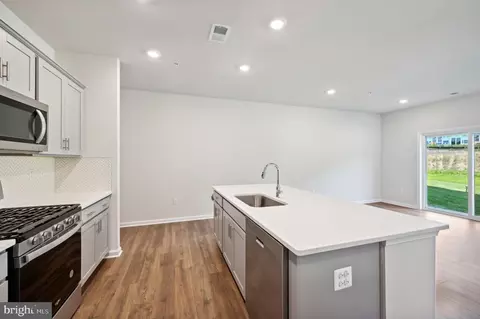 Entry Way - 736 Managrass Dr, Joppa, MD 21085 photo 3 of 24