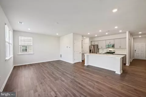 Living - 736 Managrass Dr, Joppa, MD 21085 photo 6 of 7