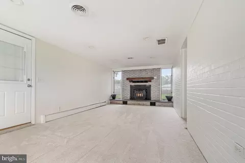 Living - 2507 Jerusalem Rd, Joppa, MD 21085 photo 1 of 2