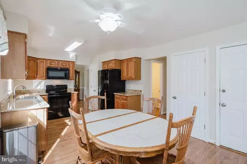 Kitchen - 3330 Pouska Rd, Abingdon, MD 21009 photo 5 of 5
