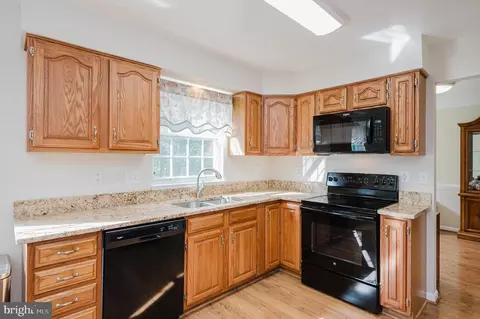 Kitchen - 3330 Pouska Rd, Abingdon, MD 21009 photo 3 of 5