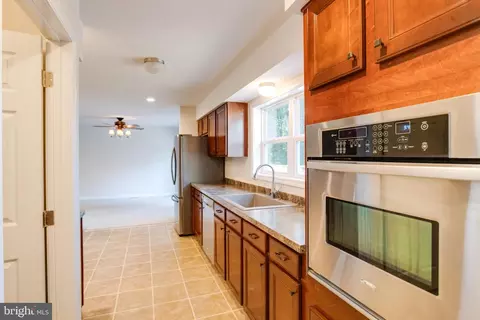Entry Way - 102 Orsburn Dr, Joppa, MD 21085 photo 3 of 10