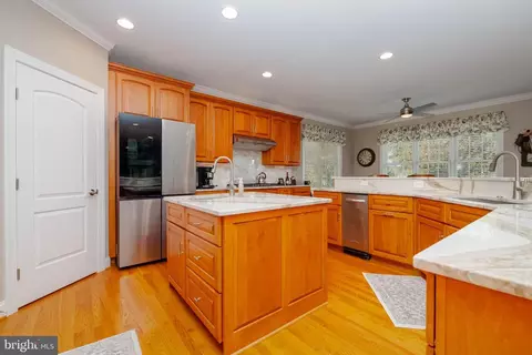 Kitchen - 407 Shore Dr, Joppa, MD 21085 photo 6 of 7