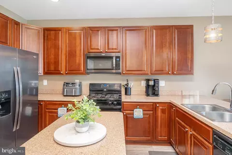 Kitchen - 3106 Raking Leaf Dr, Abingdon, MD 21009 photo 2 of 2