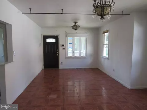 Living - 2212 Pine St, Edgewood, MD 21040 photo 1 of 3