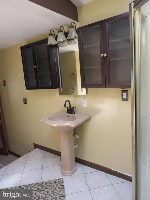 Bath - 2212 Pine St, Edgewood, MD 21040 photo 5 of 6