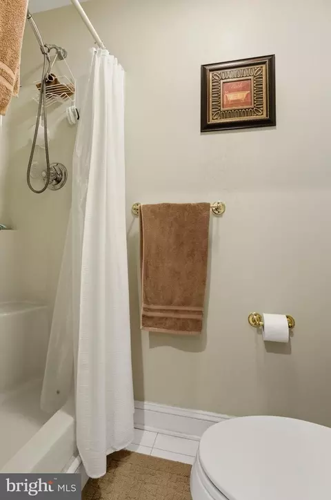 Bath - 2803 Artemus Ct, Baldwin, MD 21013 photo 6 of 8