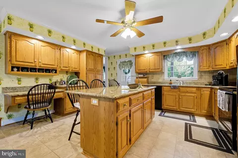 Kitchen - 2803 Artemus Ct, Baldwin, MD 21013 photo 3 of 3