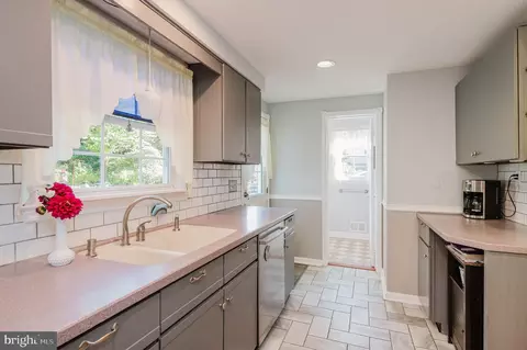 Kitchen - 2011 Fallsgrove Way, Fallston, MD 21047 photo 4 of 4