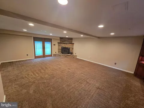 Living - 304 Avedon Ct, Joppa, MD 21085 photo 6 of 7