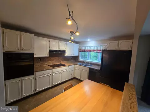 Kitchen - 304 Avedon Ct, Joppa, MD 21085 photo 2 of 3