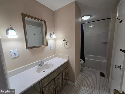 Bath - 304 Avedon Ct, Joppa, MD 21085 photo 2 of 2