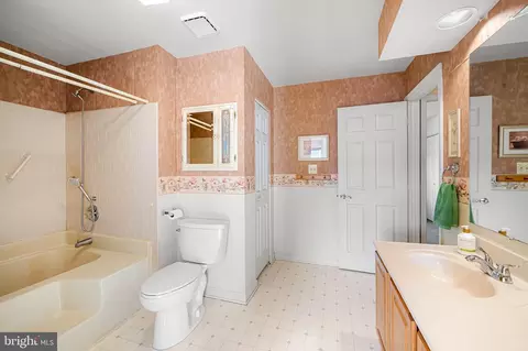 Bath - 497 Ashton Ln, Abingdon, MD 21009 photo 2 of 3