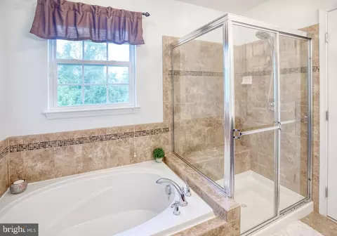 Bath - 2913 Islay Ct, Abingdon, MD 21009 photo 2 of 4