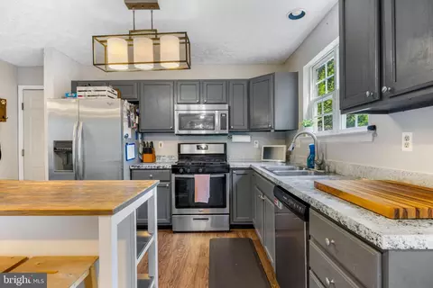 Kitchen - 205 Spry Island Rd, Joppa, MD 21085 photo 3 of 4