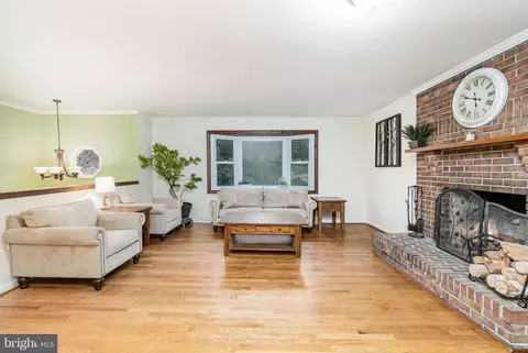 Living - 1500 Alexis Dr, Joppa, MD 21085 photo 2 of 4