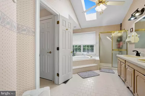 Bath - 2605 Colpepper Rd, Abingdon, MD 21009 photo 3 of 11