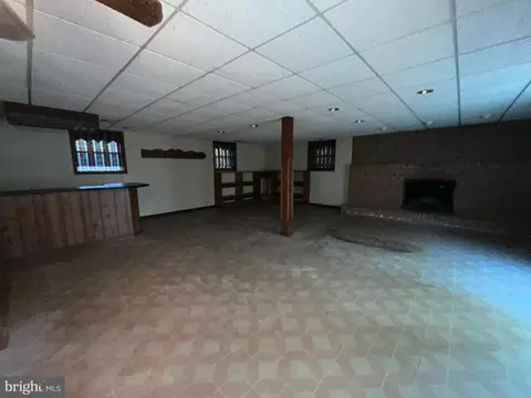 Living - 603 Bishop Ln, Fallston, MD 21047 photo 6 of 10