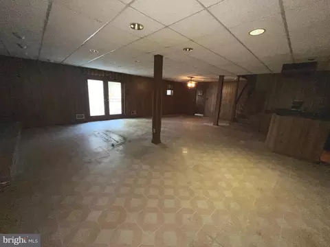 Living - 603 Bishop Ln, Fallston, MD 21047 photo 10 of 10